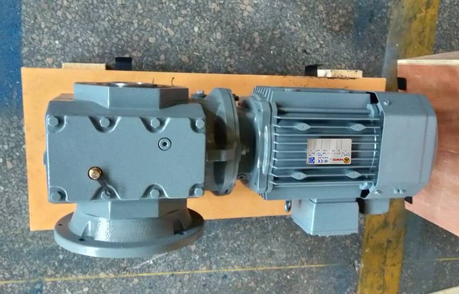 SAF57減速機(jī),切割機(jī)減速機(jī),0.55KW減速機(jī),蝸輪減速機(jī)