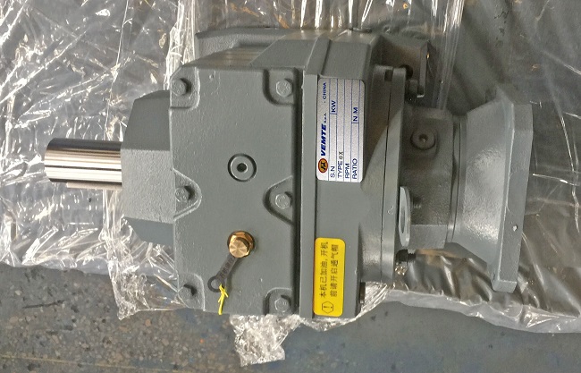 帶動(dòng)17T噸小型機(jī)械吊裝機(jī)減速機(jī)，3500W伺服電機(jī)減速機(jī),吊裝機(jī)械減速機(jī)